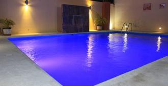 特拉可塔之角客房酒店 - 坎佩切 - 坎佩切 - 游泳池