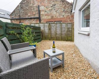 Ideal Couples base for exploring the Island - Isle of Arran - Patio