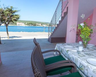 Apartments by the sea Veli Rat, Dugi otok - 11525 - Veli Rat - Balcony