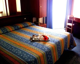 Hotel Gabbiano - Porto San Giorgio - Habitación