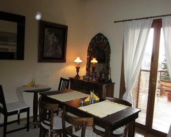 Maison Christiana's - Kalavryta - Eetruimte