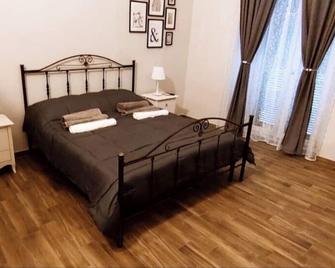 Casa Principe Taranto 'Intero appartamento' - Tarente - Chambre