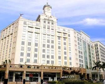 Henry & Adiche Emperador Building - 帕賽市 - 建築