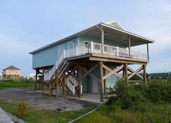 Waterfront Home w\/ 400' Fishing Pier. Crab & Fish off the Pier w\/ Boat Access. - Grand Isle - 建築