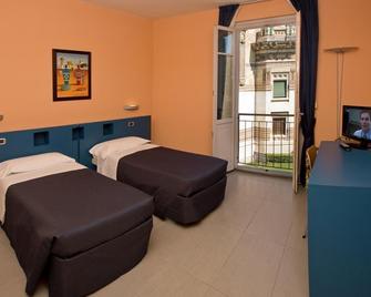 Hotel Kursaal Bb - Salsomaggiore Terme - Habitación