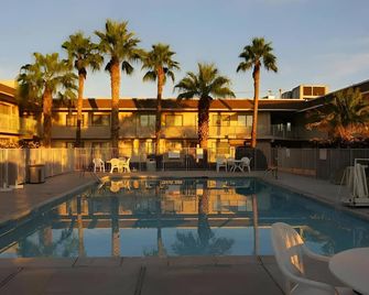 Econo Lodge Inn & Suites Yuma - Yuma - Pool