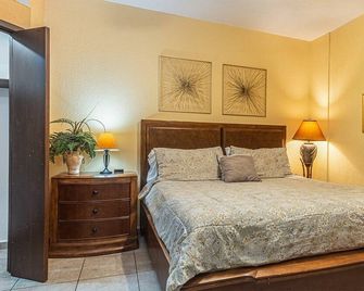 A Wave From It All Cozy Oceanfront Condo - Puerto Penasco - Chambre
