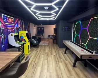 Arcade Game Room! Luxury New 3br Cle Clinic Univcircle Little Italy - Cleveland