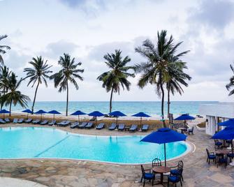 Jacaranda Indian Ocean Beach Resort - Diani Beach - Piscina