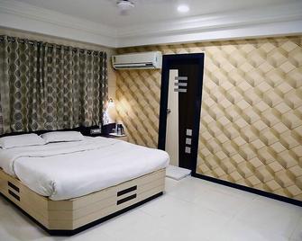 Hotel Regency - Jamnagar - Schlafzimmer