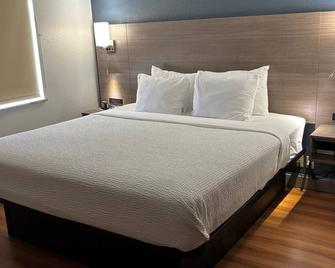 Baymont by Wyndham Kingdom City - Kingdom City - Bedroom