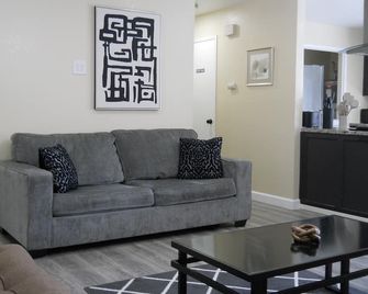 3br/2ba Home With 2 King Beds & Modern Bathrooms - Hanford - Soggiorno