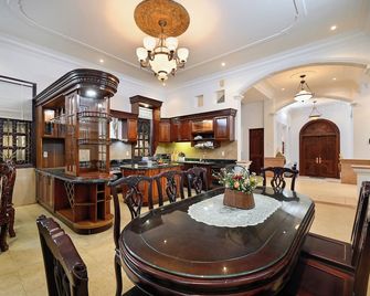 Amory Villa Thao Dien - הו צ'י מין סיטי - חדר אוכל