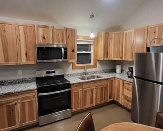 Brightstone Lake Cabin 3 - Rensselaer - Cocina