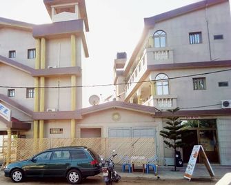 Stone Hotel - Lomé - Budova