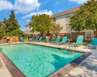 TownePlace Suites by Marriott Dallas Arlington North - Arlington - Pool