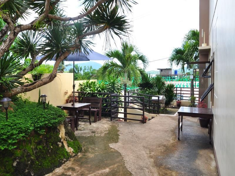 Coron Paradise Bed & Breakfast - קורון - פטיו
