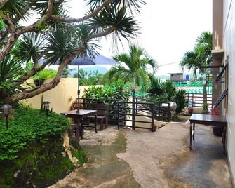 Coron Paradise Bed & Breakfast - Coron - Patio