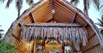 Coconut Garden Beach Resort - Maumere - Patio