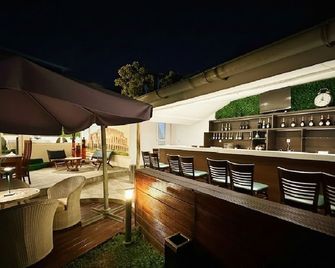 Roma Hôtel & Restaurant - Libreville - Bar