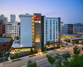 Hampton Inn by Hilton Towson - Towson - Gebouw