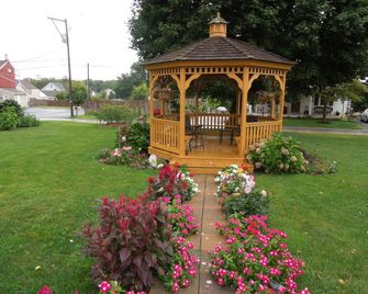 Red Carpet Inn Ronks - רונקס - בניין