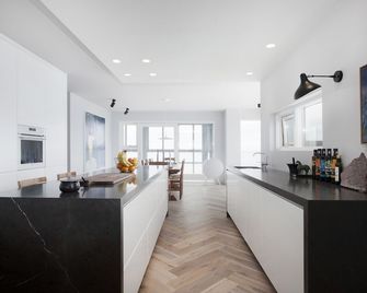 Ocean View Luxury Apartment In Central Reykjavik - Reykjavik - Receptionist