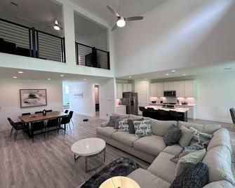 Brand New Property for Rental Conroe Woodlands Texas - Shenandoah - Living room