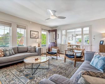 Sandpiper by the Sea For 9! - Ogunquit - Living room
