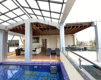 La Maison Royale South C - Nairobi - Zwembad