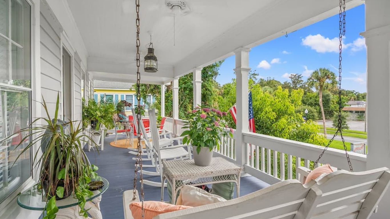 Goodbread House Bed and Breakfast