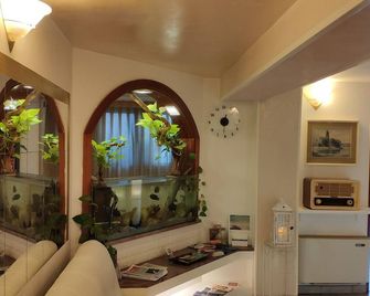 Hotel Minerva - ראבנה