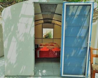 Santorini Camping & Hostel - Thera
