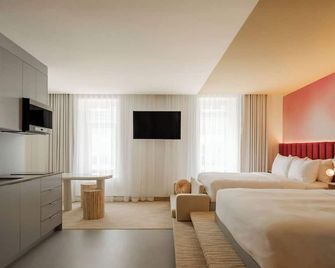 Rose - Hôtel Invisible - Quebec - Habitación