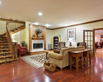 Country Inn & Suites by Radisson, Decatur, IL - Decatur - Living room