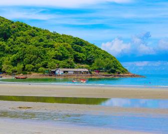 Fah Talay Resort - Ko Samet - Beach