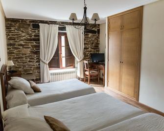 Hotel Ambasmestas - Vega de Valcarce - Bedroom