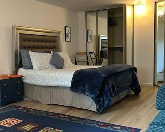 Getaway on a beautiful lake view - Dartmouth - Bedroom