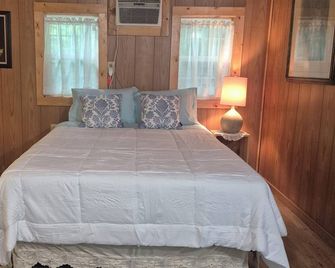 Cozy cabin in peaceful Ellijay with WiFi, AC - Ellijay - Habitación