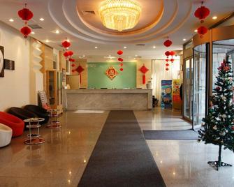 Jinjiang Inn Shenyang Middle Street - Shenyang - Front desk