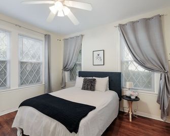 Spacious 3br/2ba 1st Floor Apt In Historic Alta Vista, Sa, 20% Off! Free Parking - Σαν Αντόνιο - Κρεβατοκάμαρα