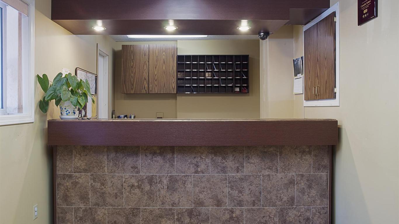 Canadas Best Value Inn - Mile 0