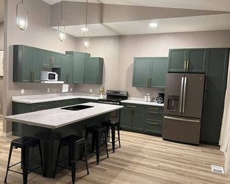 Linda's Lookout - Country Charm - Johnson Creek - Kitchen