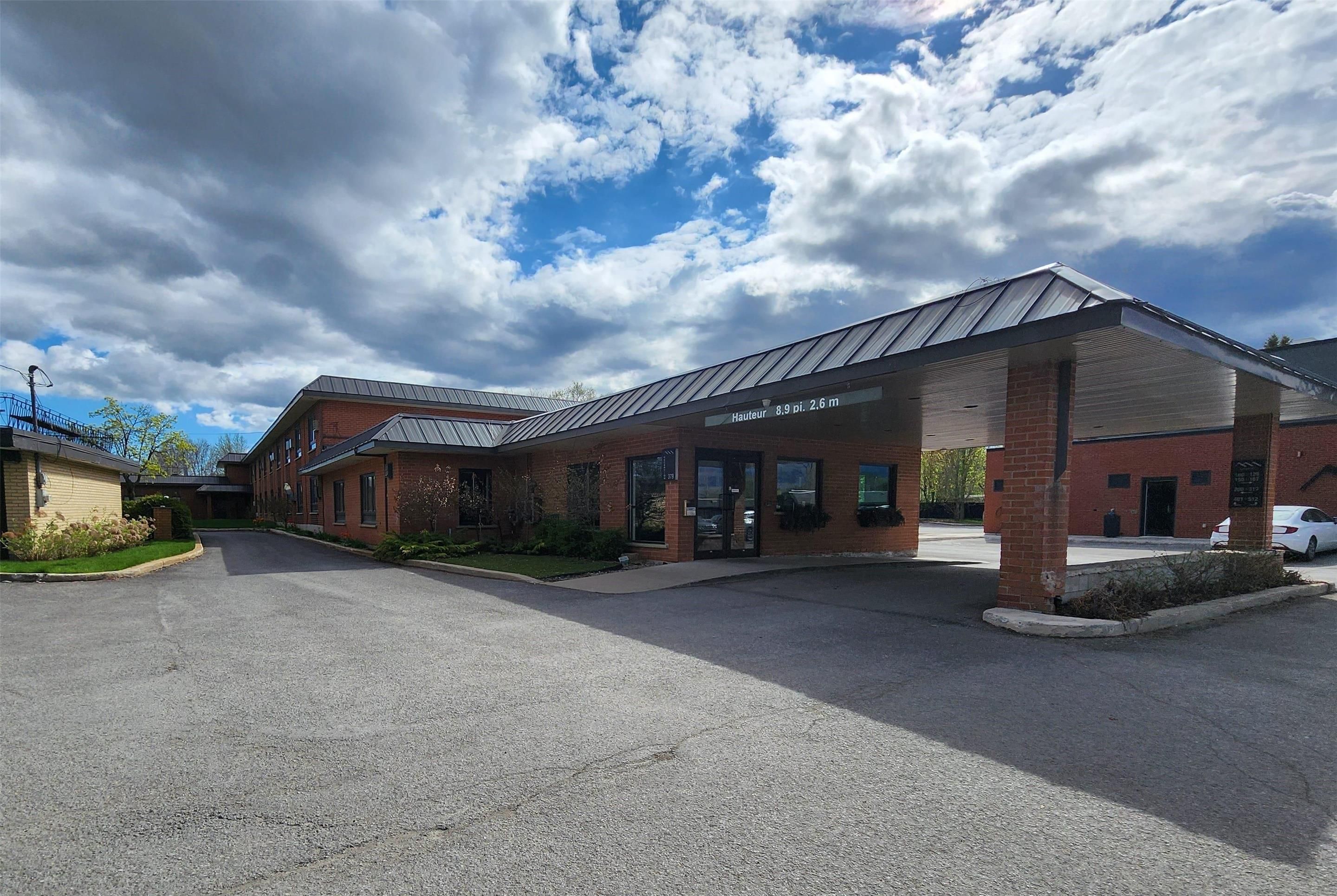 رامادا باي ويندام ليفال