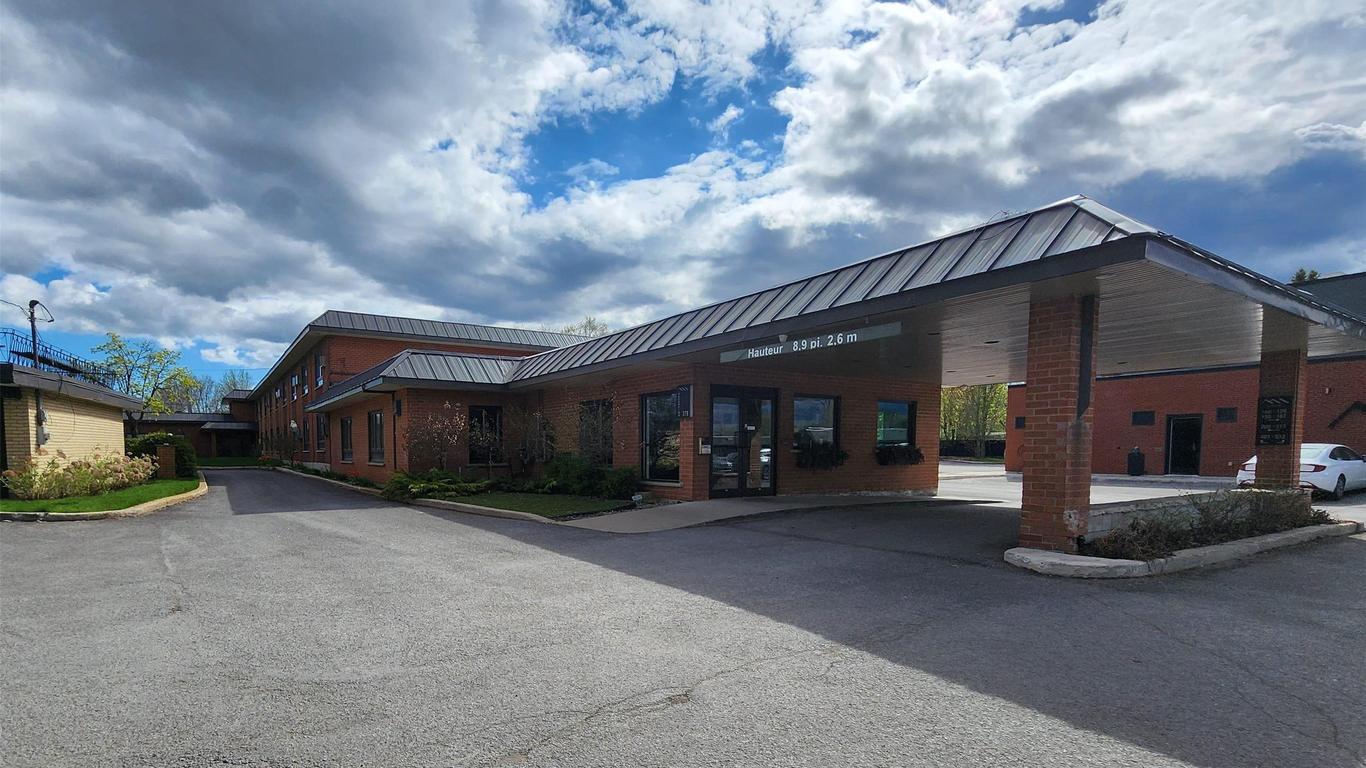 رامادا باي ويندام ليفال