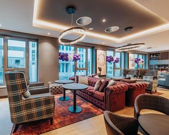 Premier Inn Rosenheim City Lokhöfe - Rosenheim - Lounge
