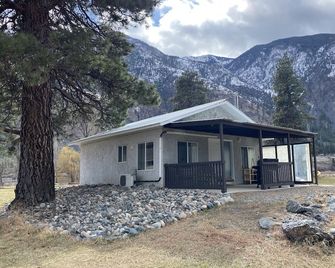 Similkameen River Cottage - Keremeos - Edificio