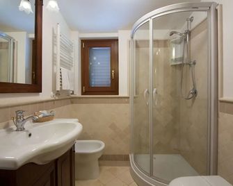 Bed and Breakfast Trulli San Leonardo - Alberobello - Bathroom