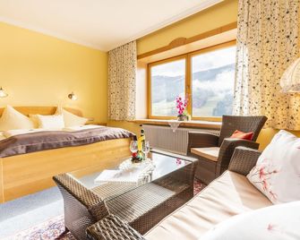 Pension Südhang - באד קליינקירכהיים - חדר שינה