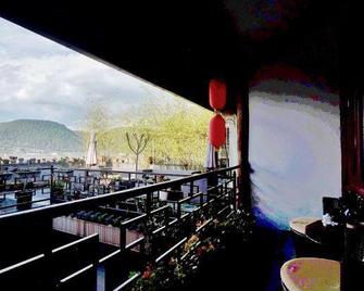 Prince Five Inn - Baoshan - Balcón